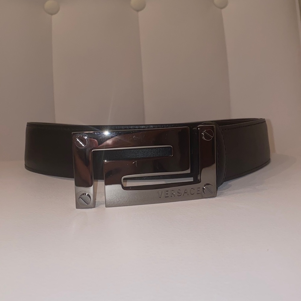 RARE Versace Belt - Black leather w/ Silver grey Greca buckle.